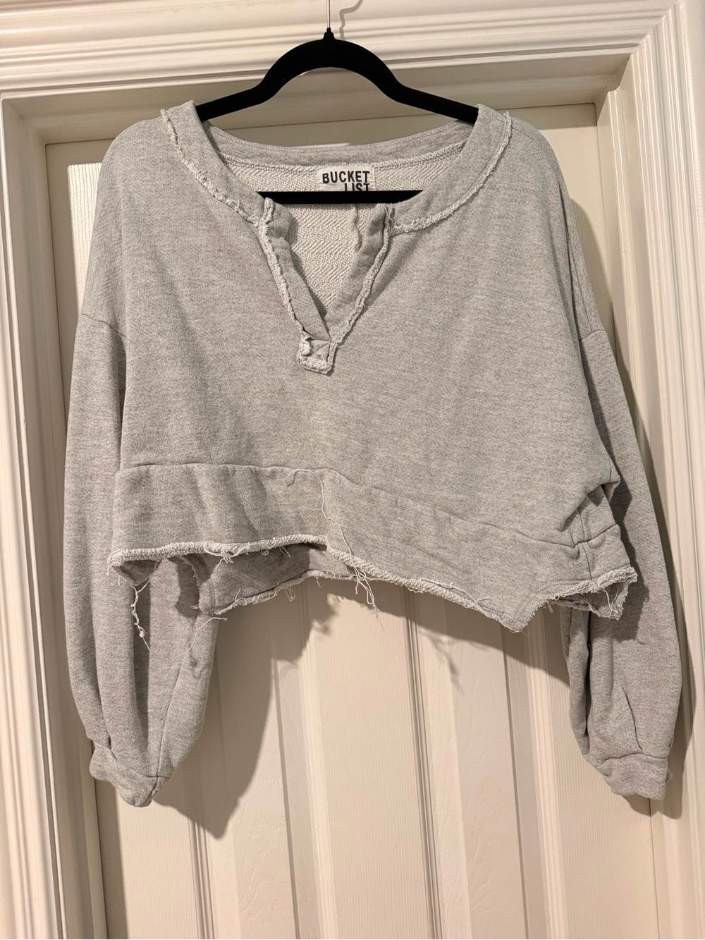 BUCKETLIST Light Gray Cropped Raw-Hem Pullover Sweater